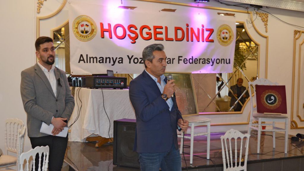yozgatlilar-deprem-yardimi-007-1024x576 Hamburg’da AYDEF’in anma ve dua’lı yardım kampanyası