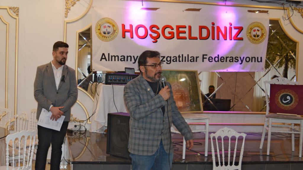 yozgatlilar-deprem-yardimi-008-1024x576 Hamburg’da AYDEF’in anma ve dua’lı yardım kampanyası