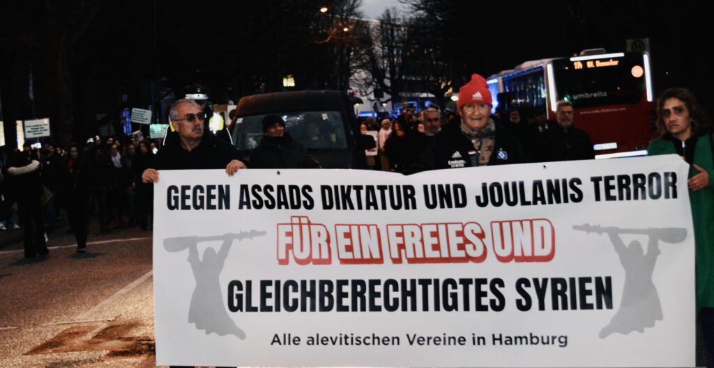 DSC_0637-1024x529 Hamburg'da Suriye’deki Alevi Katliamı Protesto Edildi