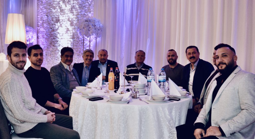 DSC_0648-1024x558 Hamburg Trabzonlular ve Class Düğün Salonu’nun İftarında Farklılıklar Bir Araya Geldi