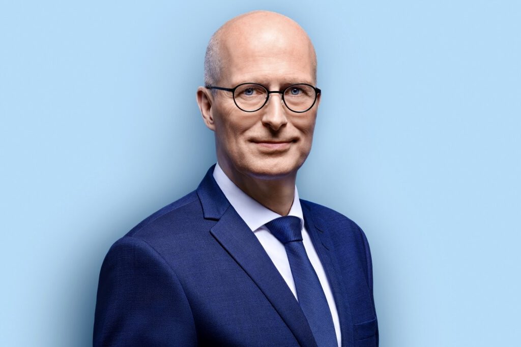 472114029_1028146082454607_2289501059793802327_n-1024x683 Hamburg Halkı "Evet" Dedi, Yeni İklim Yasası Kabul Edildi