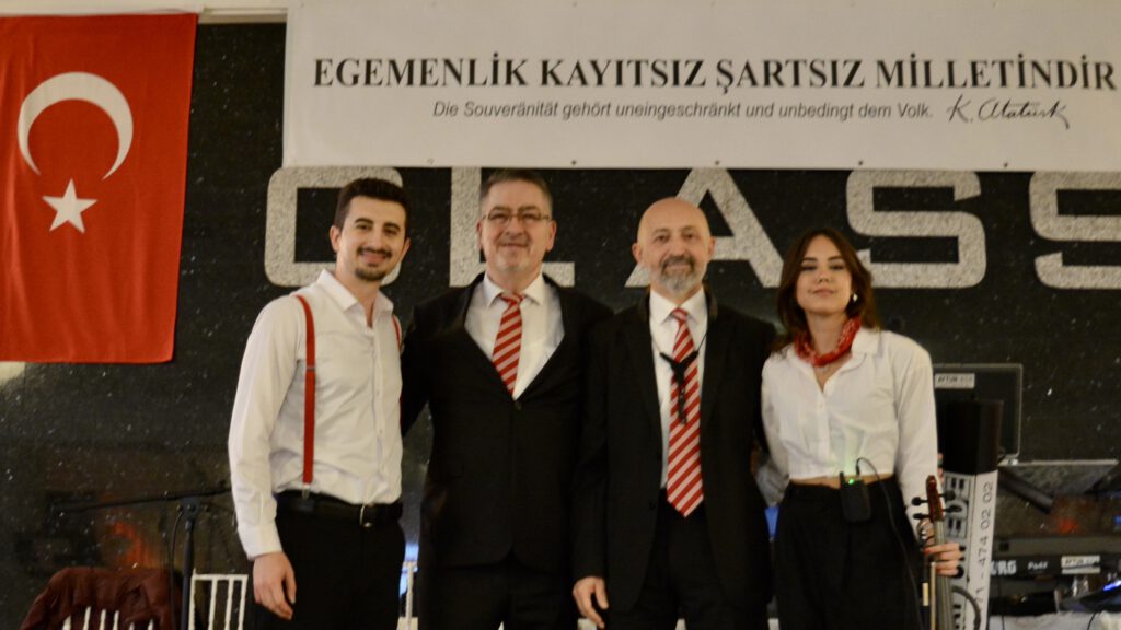 DSC_0926-1024x576 Hamburg’da Cumhuriyetin 102. Yılı Gurur ve Coşkuyla Kutlandı