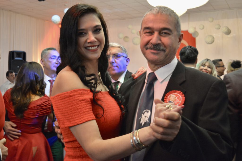 DSC_0943-1024x683 Hamburg’da Cumhuriyetin 102. Yılı Gurur ve Coşkuyla Kutlandı