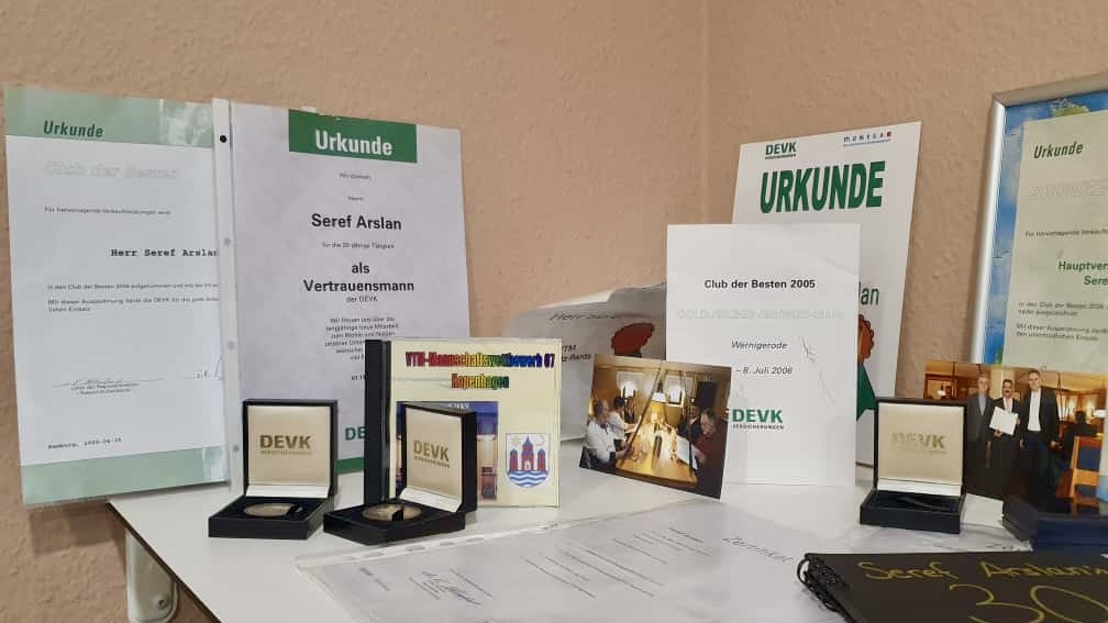 Unknown-55 Şeref Arslan, DEVK’teki 30. Yılını Coşkuyla Kutladı