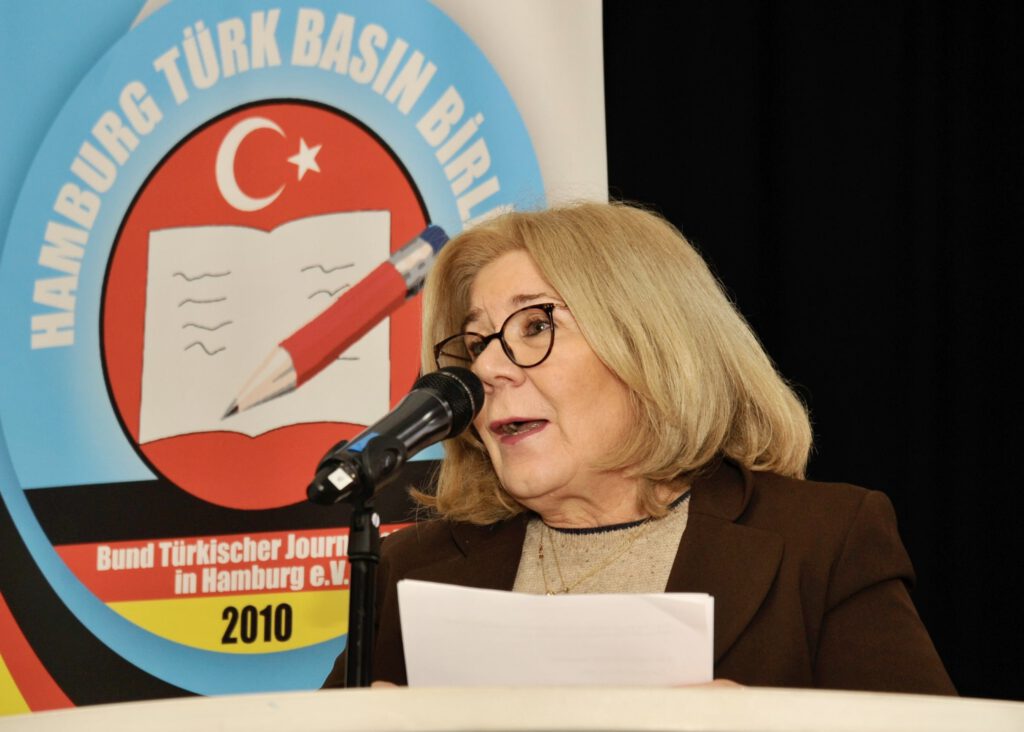 HTBB_7-1024x732 Hamburg’da Güçlü Yarınlar İçin Türk Medyası ve Toplumu Buluştu