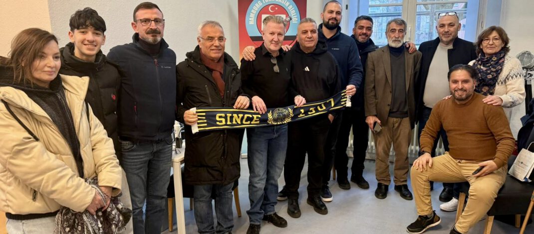 Fenerbahçeliler Hamburg’da Kulaklara Ses Oldu