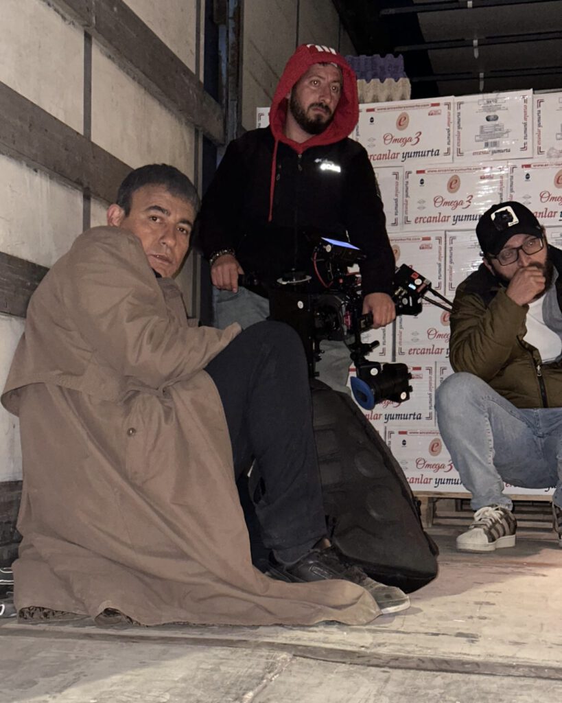 halil-babur-fil-cekim-4-819x1024 Halil Babür’ün Dev Projesi "Fırtınada Gençliğim"