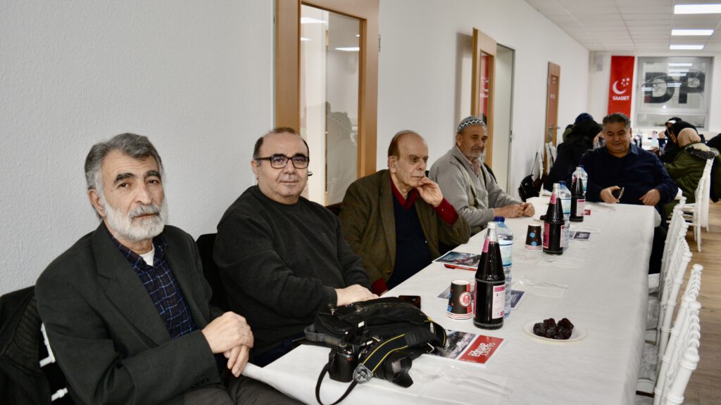 DSC_0277-1024x576 Erbakan’ın Büyük Türkiye İdeali Hamburg’da Anlatıldı