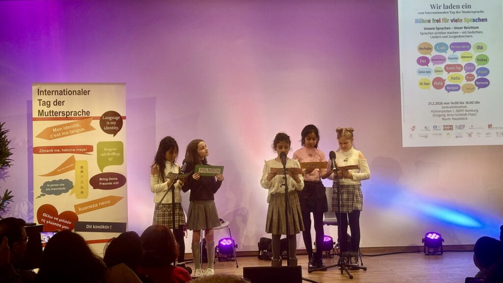PHOTO-2026-03-02-17-43-50-1-1024x576 Hamburg’da Uluslararası Anadil Günü Coşkuyla Kutlandı