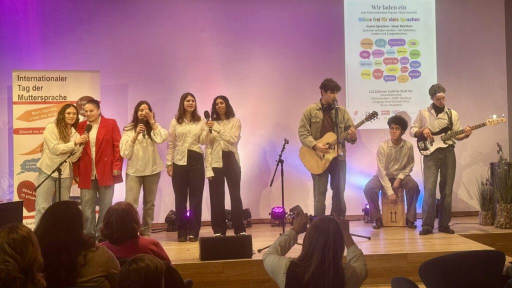 PHOTO-2026-03-02-17-43-51-1024x576 Hamburg’da Uluslararası Anadil Günü Coşkuyla Kutlandı