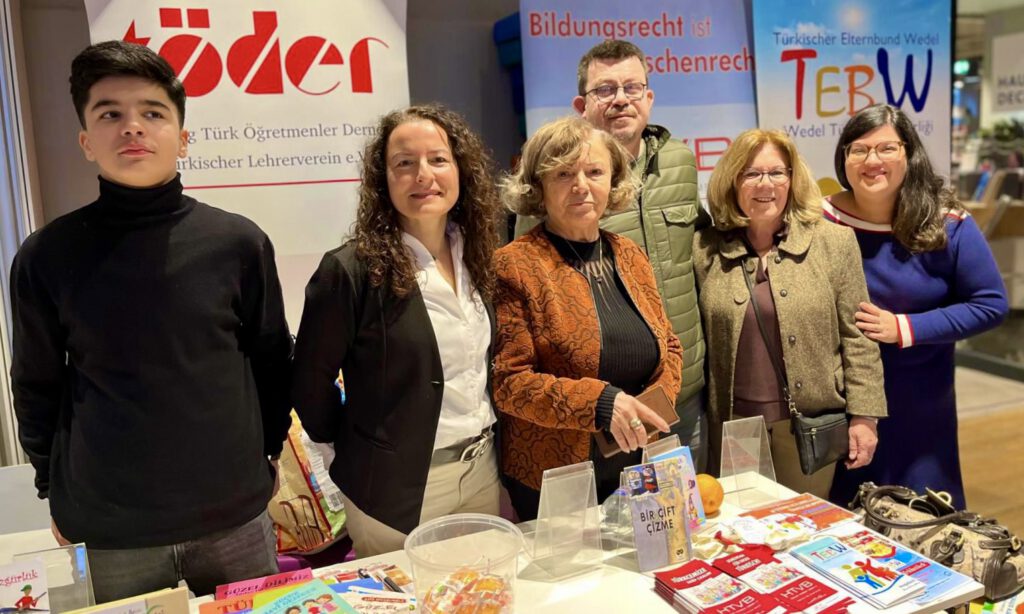 PHOTO-2026-03-02-17-44-19-1024x614 Hamburg’da Uluslararası Anadil Günü Coşkuyla Kutlandı