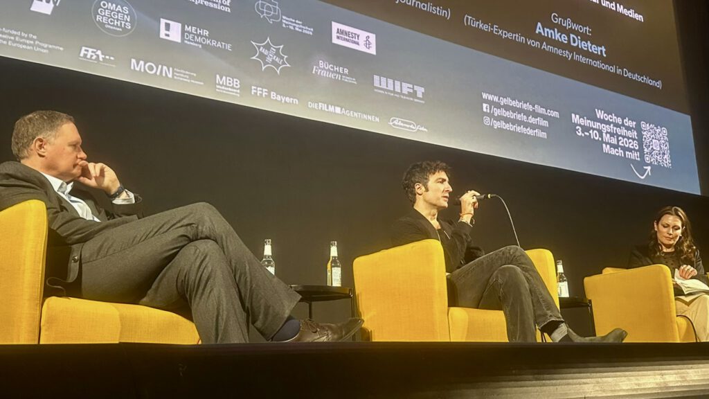 PHOTO-2026-03-03-00-08-15-1-1024x576 Hamburg’da “Sarı Mektuplar” Filminin Galası Gerçekleştirildi