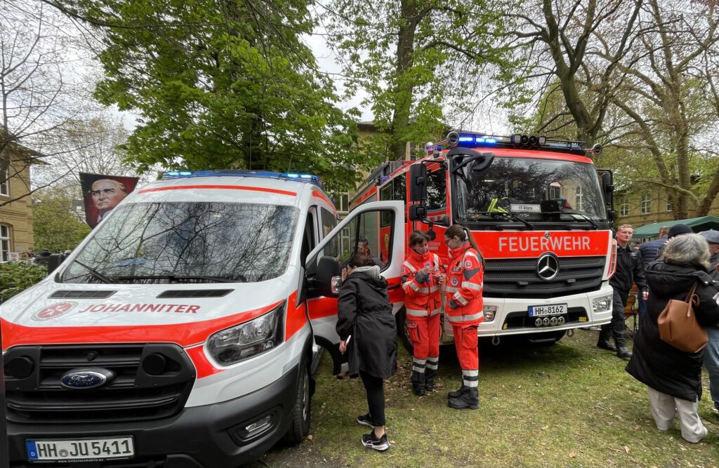 0-17-1024x667 Hamburg’da Binlerce Kişi 23 Nisan Kutlamasında Buluştu