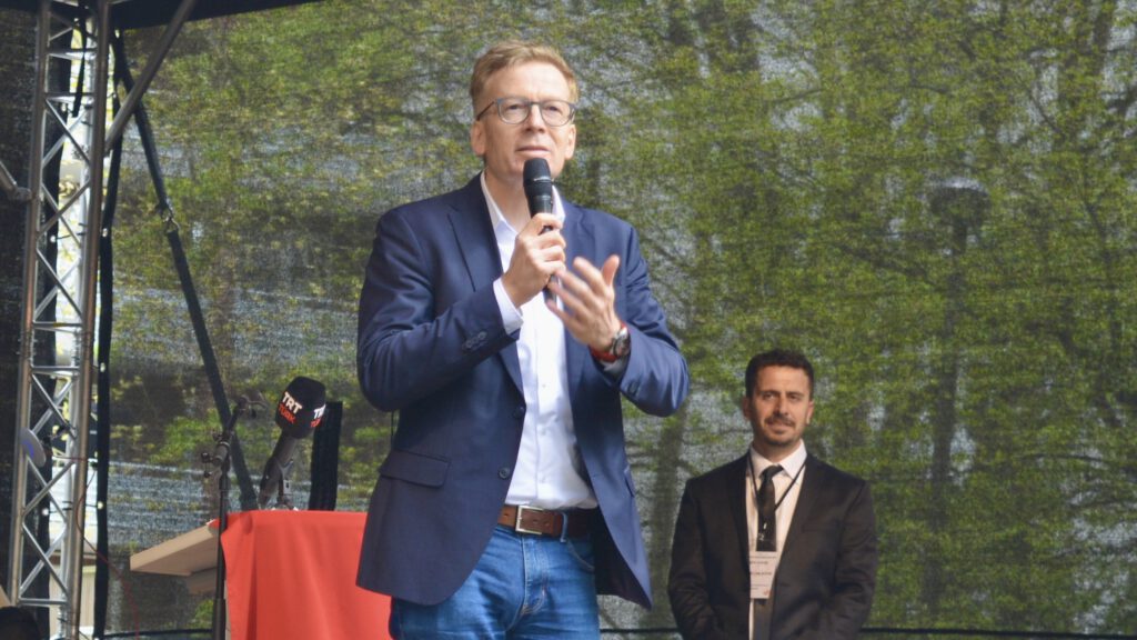 DSC_0409-1024x576 Hamburg’da Binlerce Kişi 23 Nisan Kutlamasında Buluştu