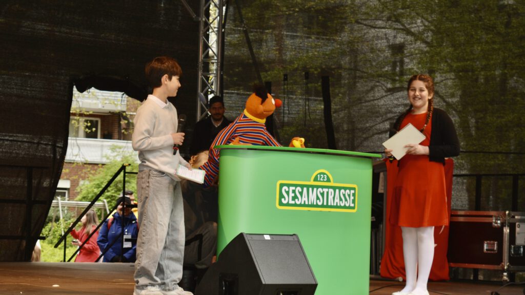 DSC_0423-1024x576 Hamburg’da Binlerce Kişi 23 Nisan Kutlamasında Buluştu