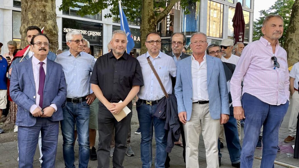 0-18-1-1050x591 Hamburg’da Demokrasi ve Halk İradesine Sahip Çıkma Mitingi