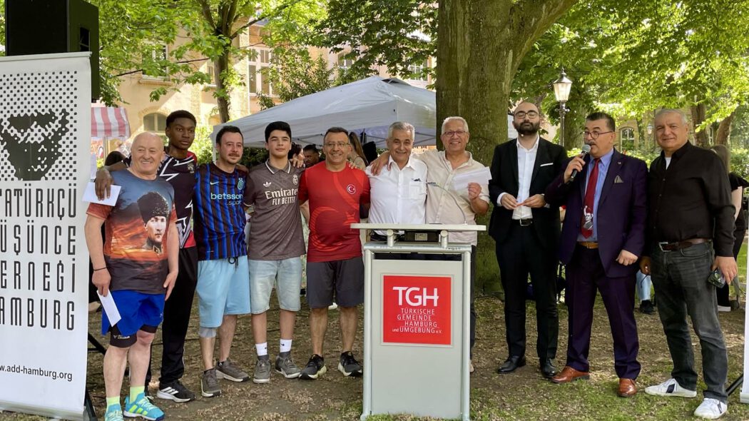 0-5-1050x590 Hamburg’da 19 Mayıs Gençlik ve Spor Bayramı Coşkusu Yaşandı