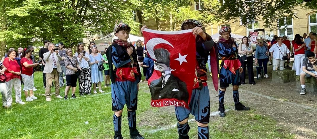 Hamburg’da 19 Mayıs Gençlik ve Spor Bayramı Coşkusu Yaşandı