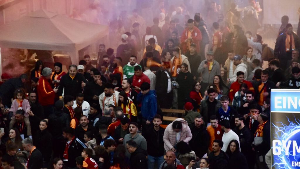 PHOTO-2026-05-10-16-54-25-1024x576 Galatasaray’ın Şampiyonluğu Hamburg’da Coşkuyla Kutlandı