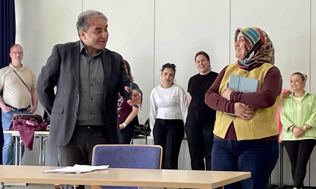 IMG_0101-1050x630 Tiyatro 4 Çeyrek Hamburg’da Sanatın Kurallarını Yeniden Yazıyor
