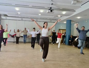 Tiyatro 4 Çeyrek Hamburg’da Sanatın Kurallarını Yeniden Yazıyor