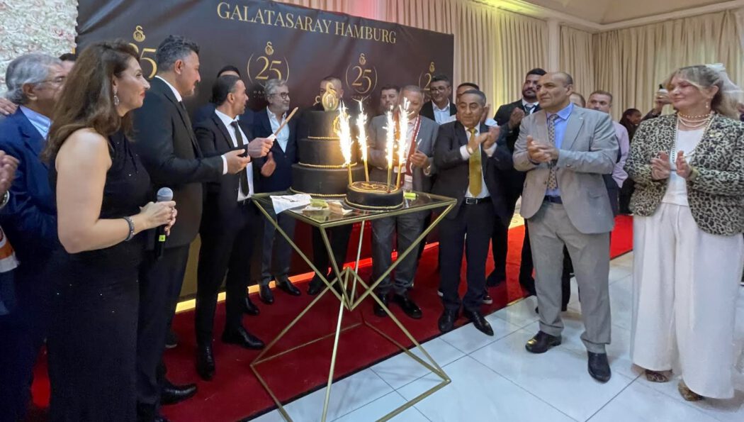 0-49-1050x595 Galatasaray Hamburg'un 25. Yılı Coşkuyla Kutlandı