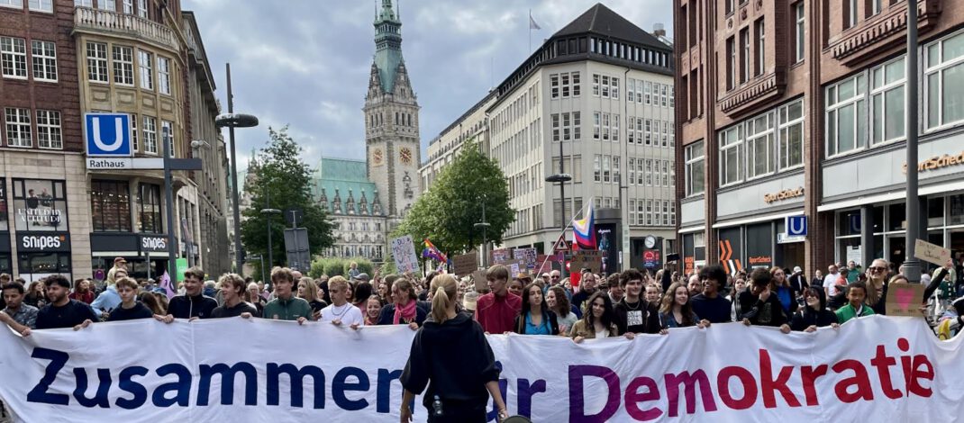Hamburg’da Faşizme ve AfD’ye Karşı Büyük Gösteri